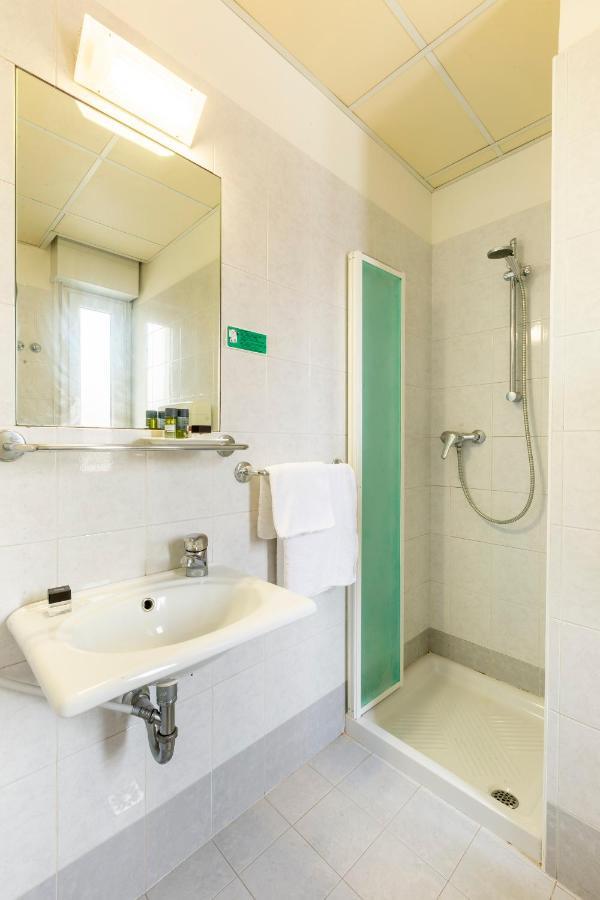Hotel Condor-New 2024-Con Piscina Riccione Bagian luar foto
