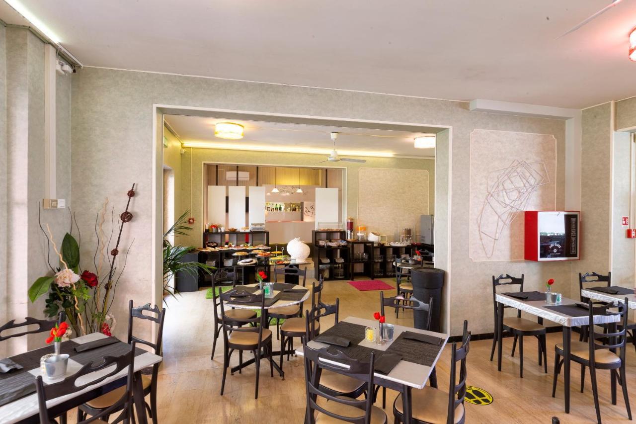 Hotel Condor-New 2024-Con Piscina Riccione Bagian luar foto