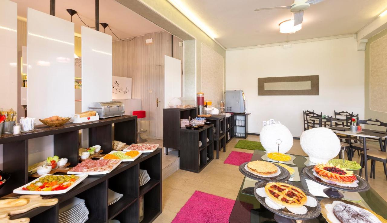 Hotel Condor-New 2024-Con Piscina Riccione Bagian luar foto