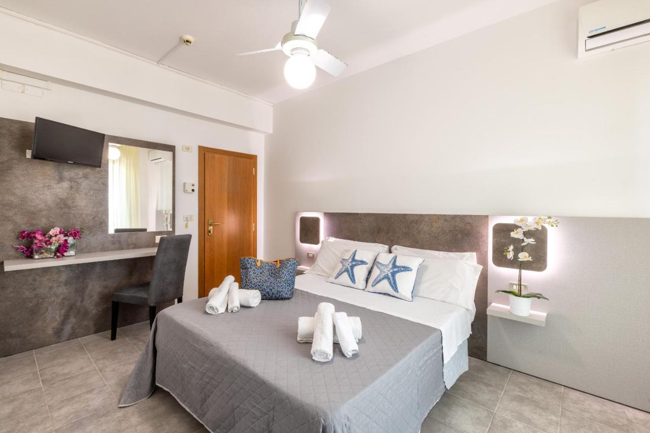 Hotel Condor-New 2024-Con Piscina Riccione Bagian luar foto