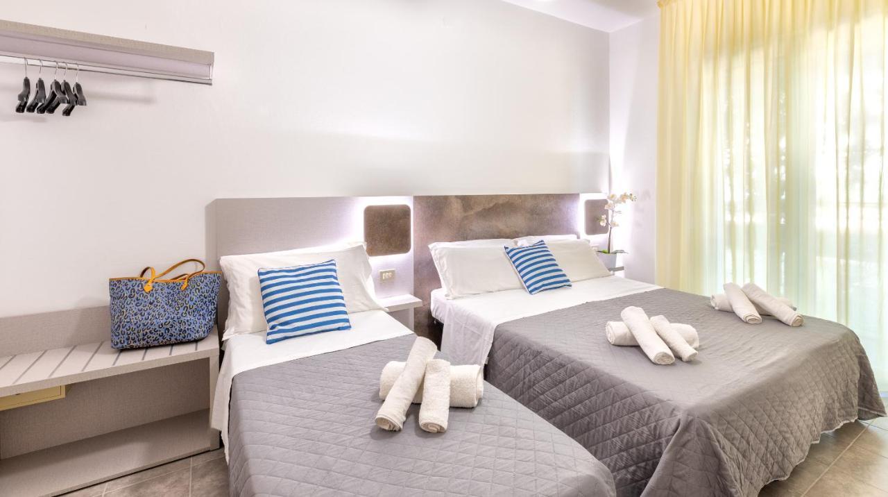 Hotel Condor-New 2024-Con Piscina Riccione Bagian luar foto